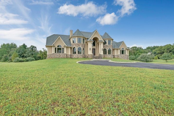 King's-Castle-Exterior-1